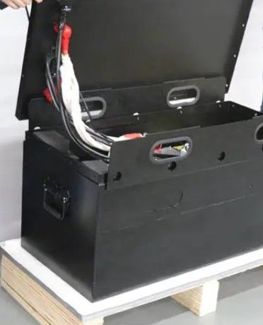 Kişiselleştirilmiş Derin Döngü Lityum İyon Pil Yüksek Güç 24V 48V 300Ah LiFePO4 Forklift Pil