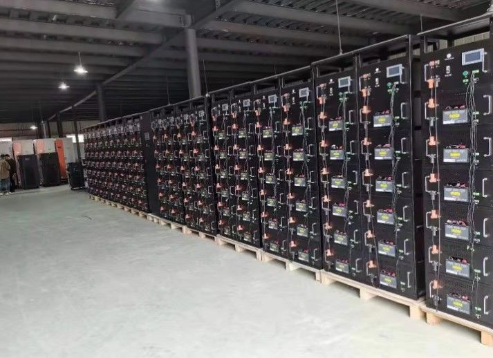 ESS 10 Yıl Hayat süresi Dış Batarya Dolabı 1MWh 5MWh 10MWh 20ft 40ft Konteyner Güneş Bataryası Enerji Depolama Sistemi